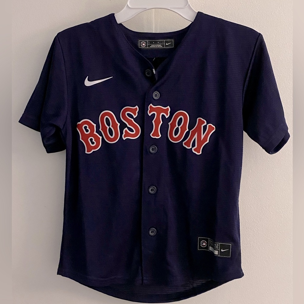 MBL Boston Red Socks Youth active Nike size  7 -large NWT